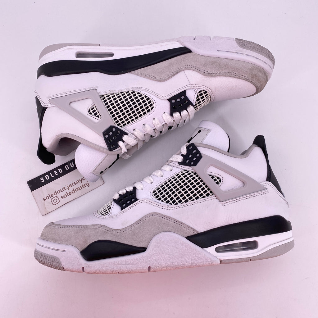Air Jordan 4 Retro "Military Black" 2022 Used Size 9.5
