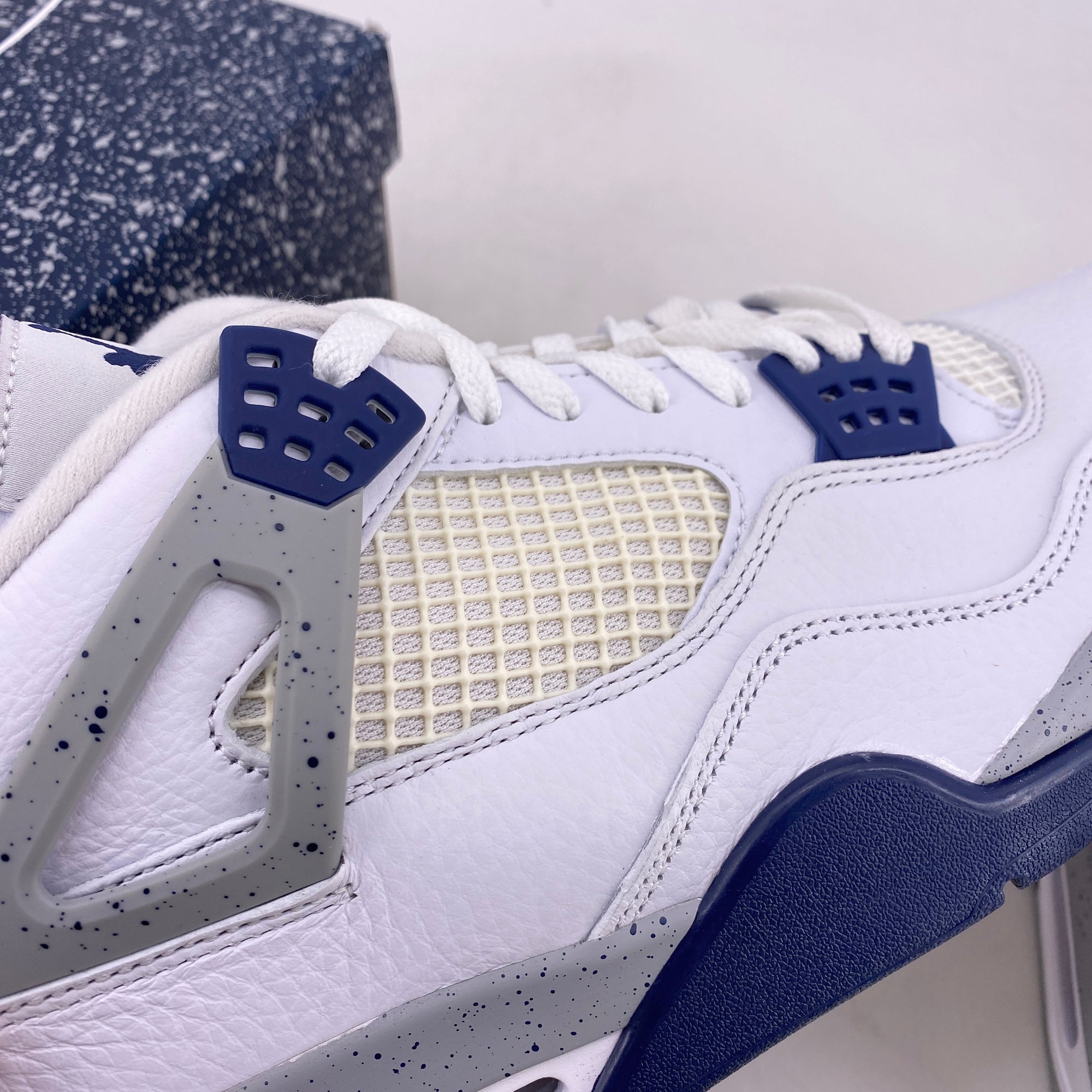 Air Jordan 4 Retro "Midnight Navy" 2022 New (Cond) Size 13