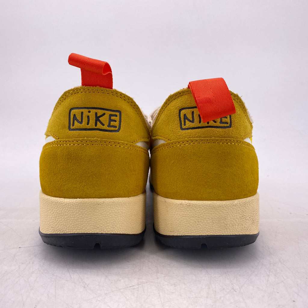 Nike (W) General Purpose Shoe "Dark Sulfur" 2022 Used Size 12W