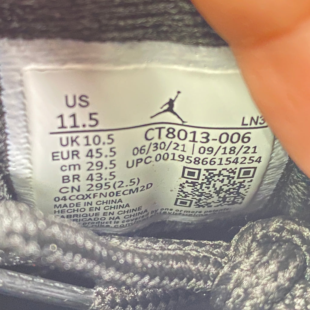 Air Jordan 12 Retro "Playoffs" 2022 Used Size 11.5