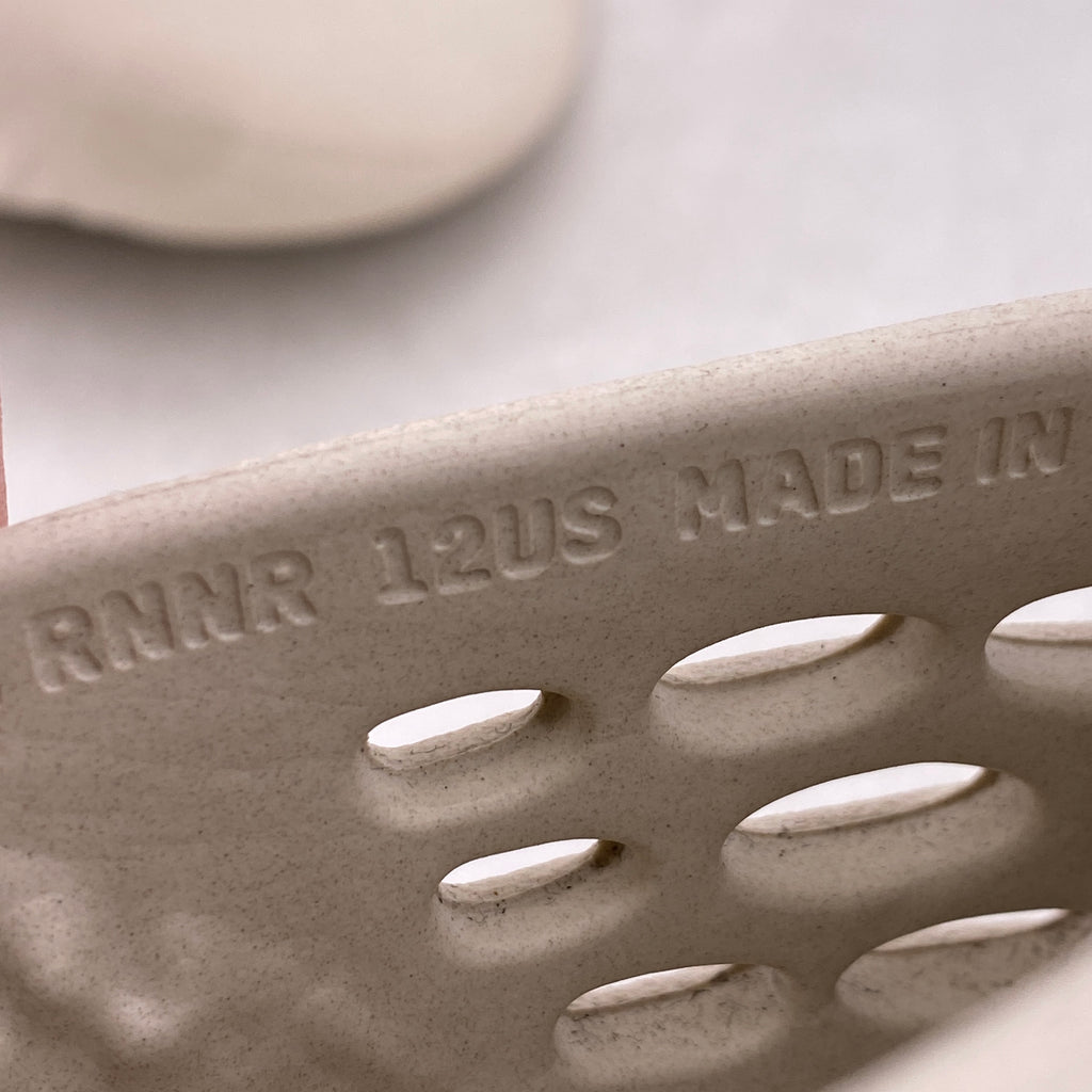 Yeezy Foam RNNR "Sand" 2021 Used Size 12