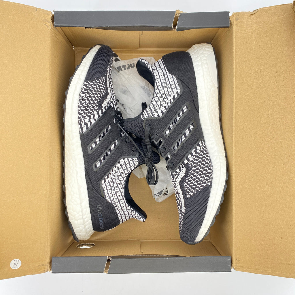 Adidas (W) Ultra Boost 5.0 "Oreo" 2021 Used Size 9W