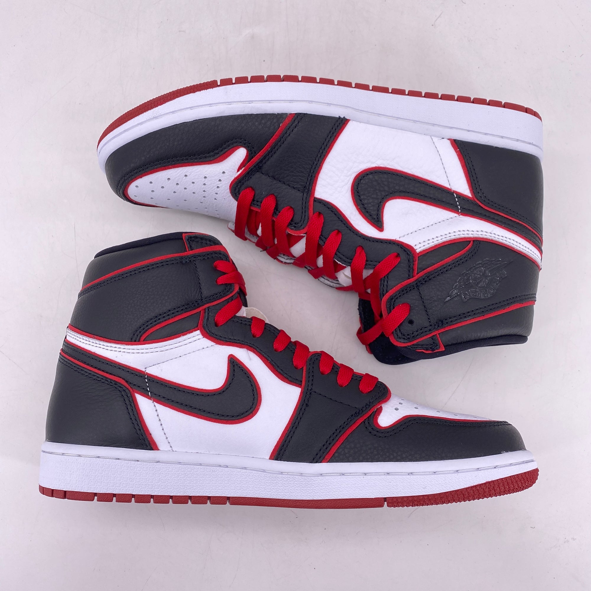 Air Jordan 1 Retro &quot;Bloodline&quot; 2019 New Size 10