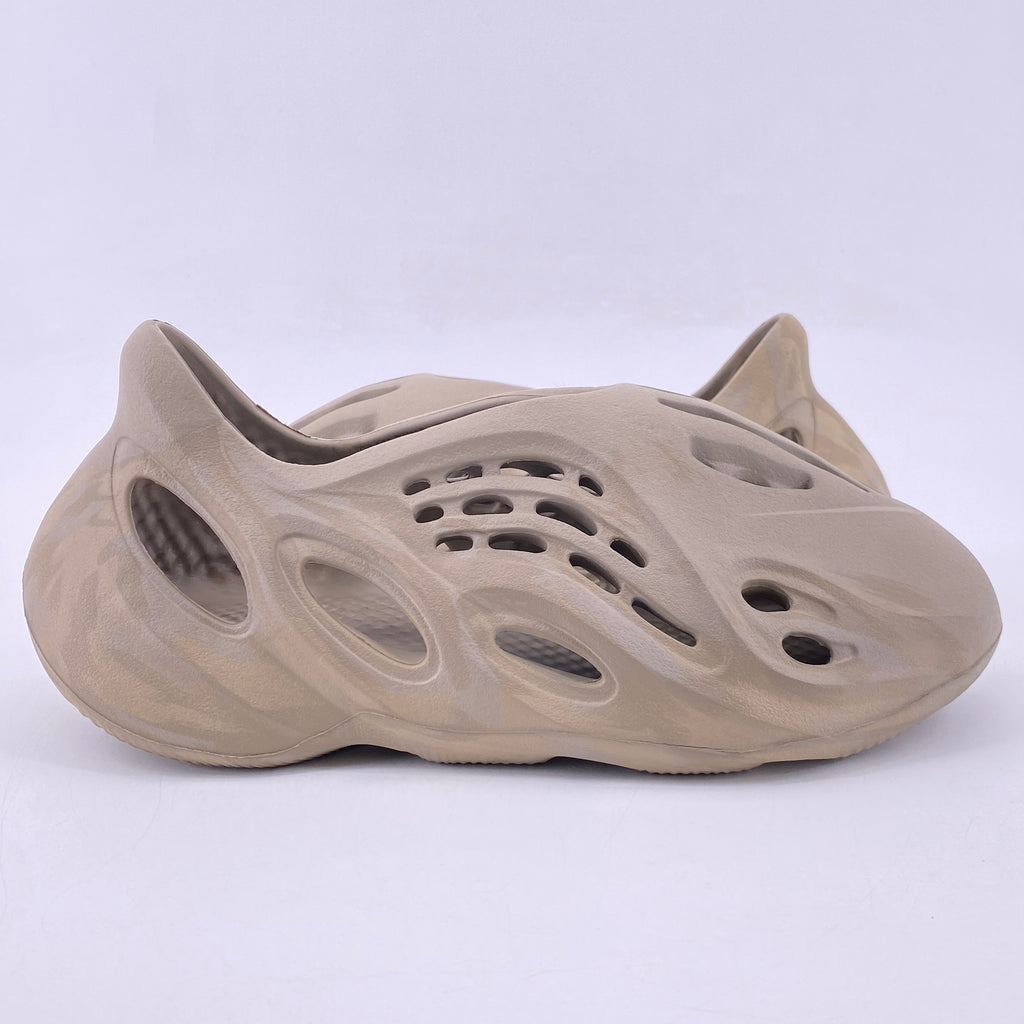 Yeezy Foam RNNR "Stone Sage" 2022 New Size 9