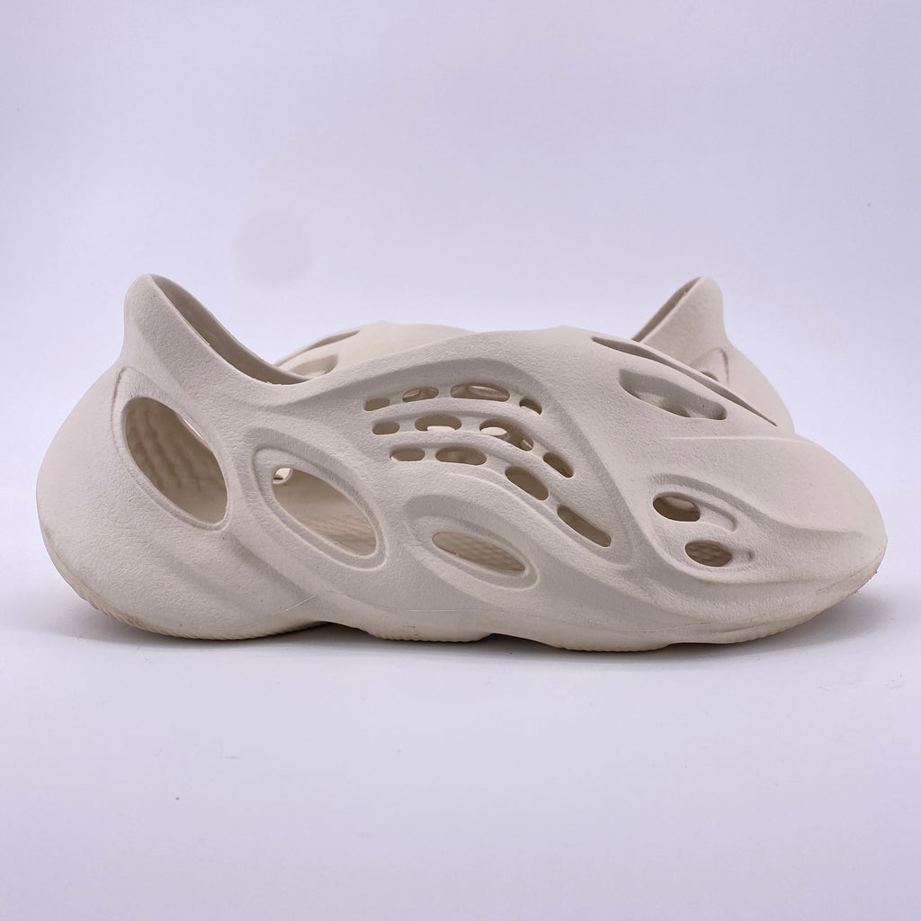 Yeezy Foam RNNR "Sand" 2021 Used Size 9