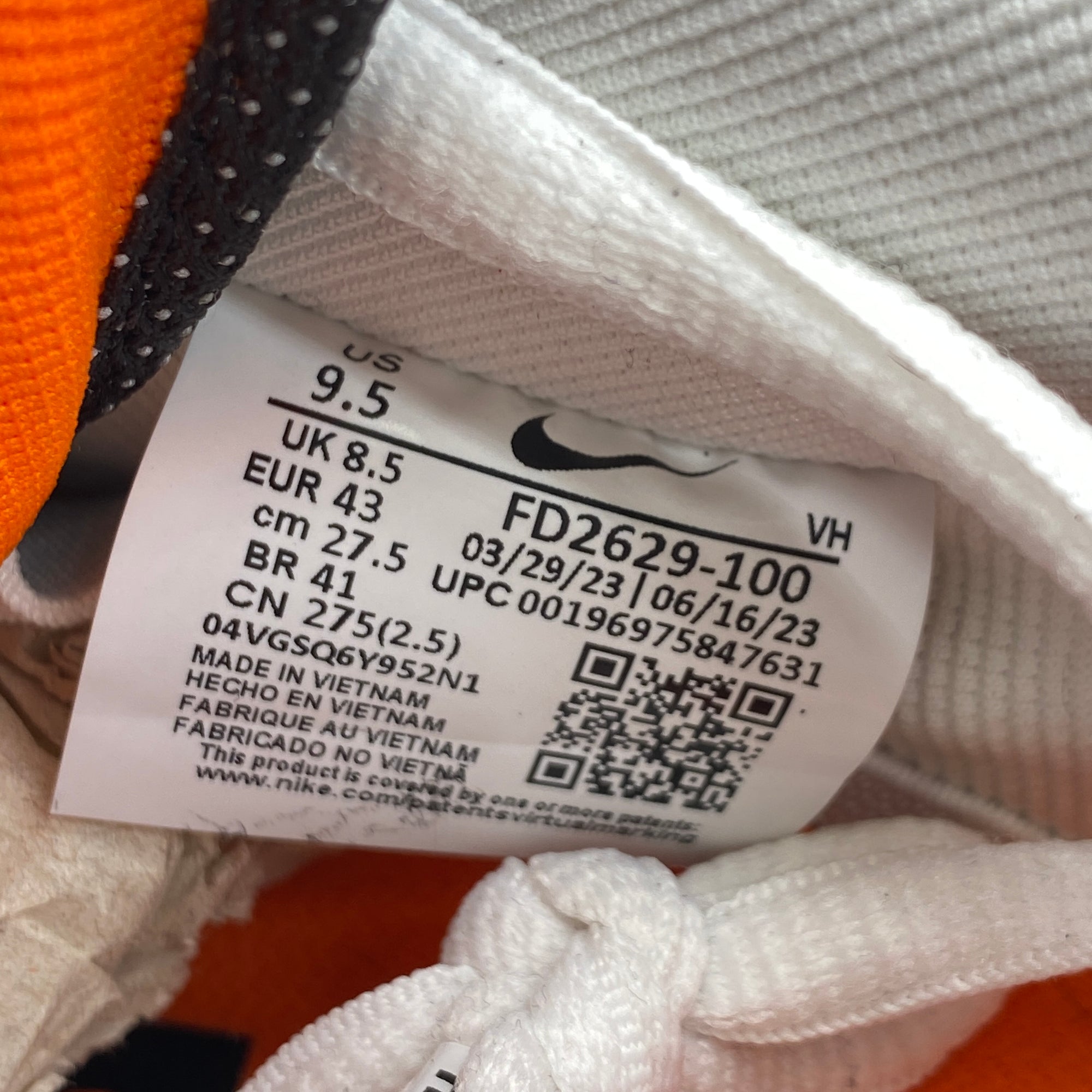 Nike SB Dunk Low &quot;Tightbooth&quot; 2023 Used Size 9.5