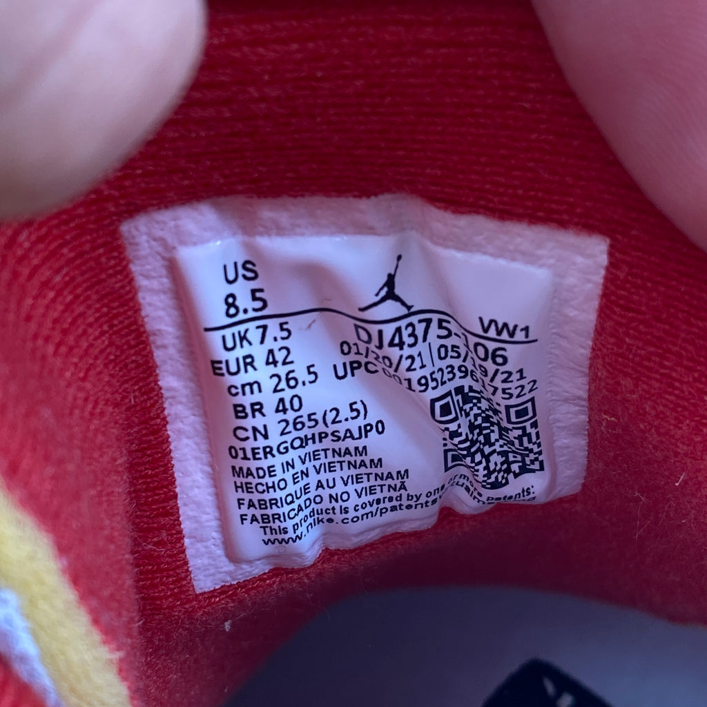Air Jordan 2 Retro "Ow White Red" 2021 Used Size 8.5