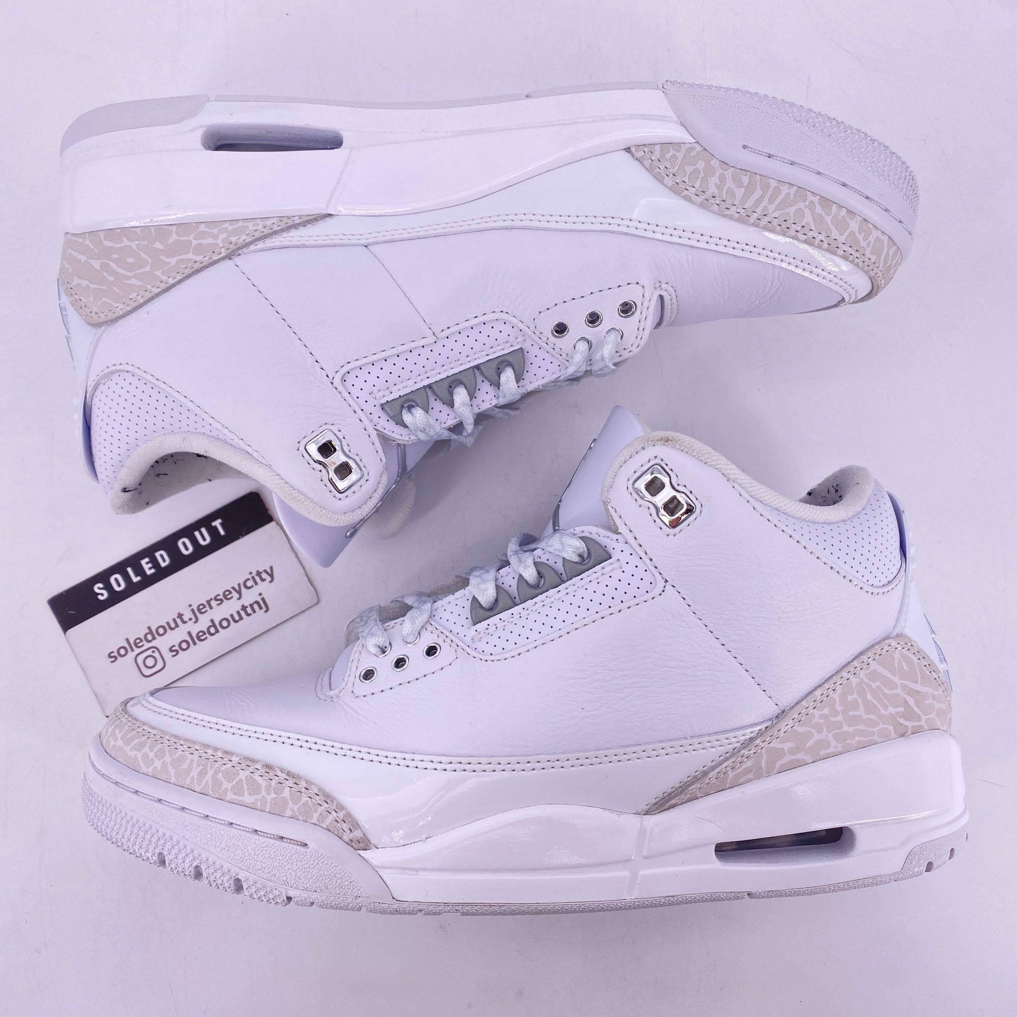 nike air forces black on feet and legs