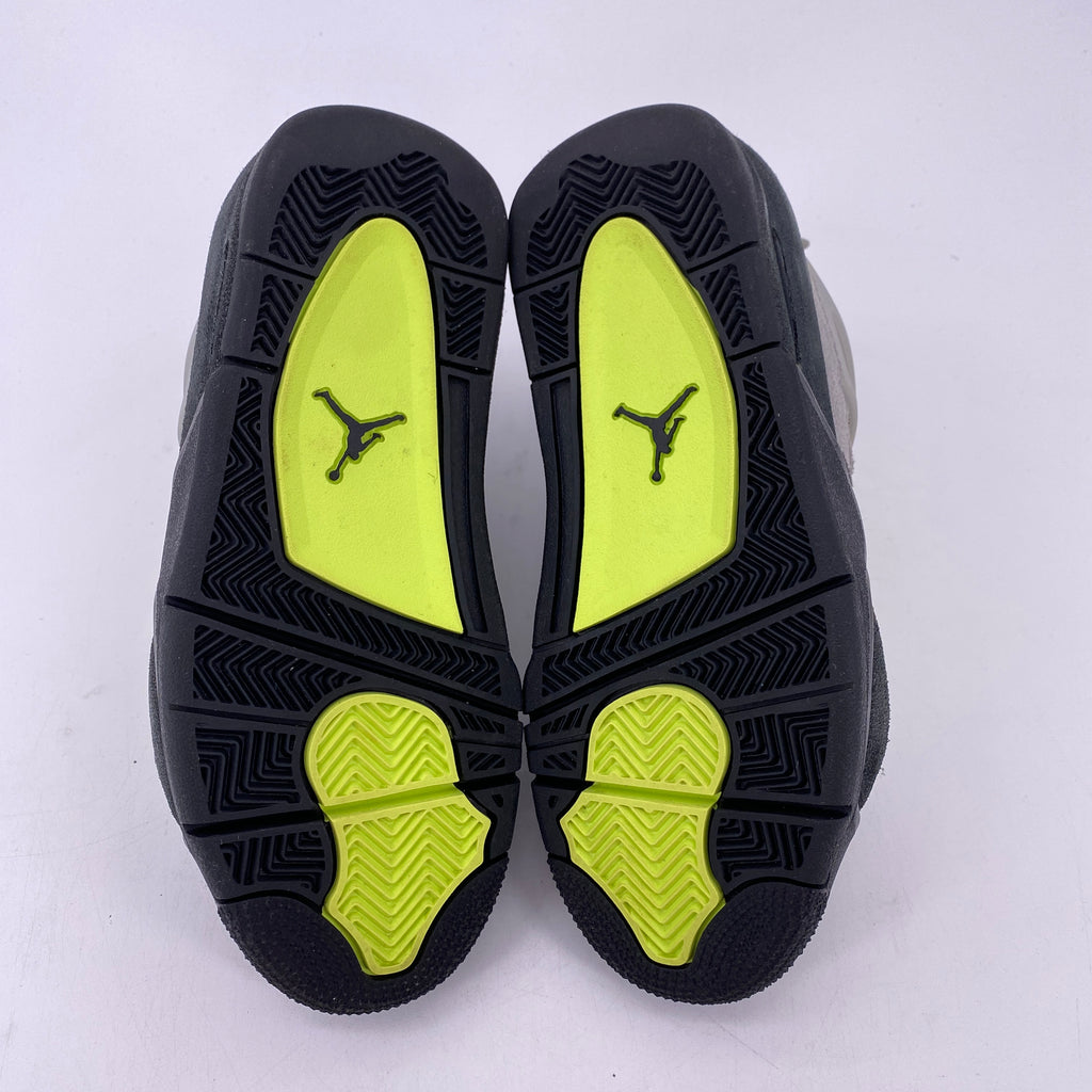 Air Jordan (GS) 4 Retro "Neon" 2020 Used Size 4Y