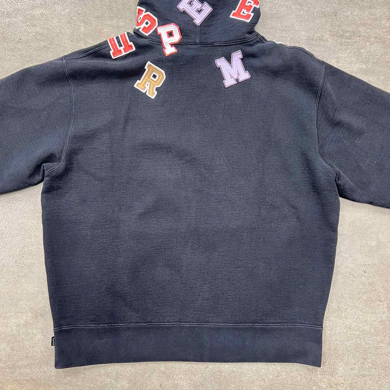 Supreme Hoodie &quot;SCATTERED APPLIQUE&quot; Black Used Size M