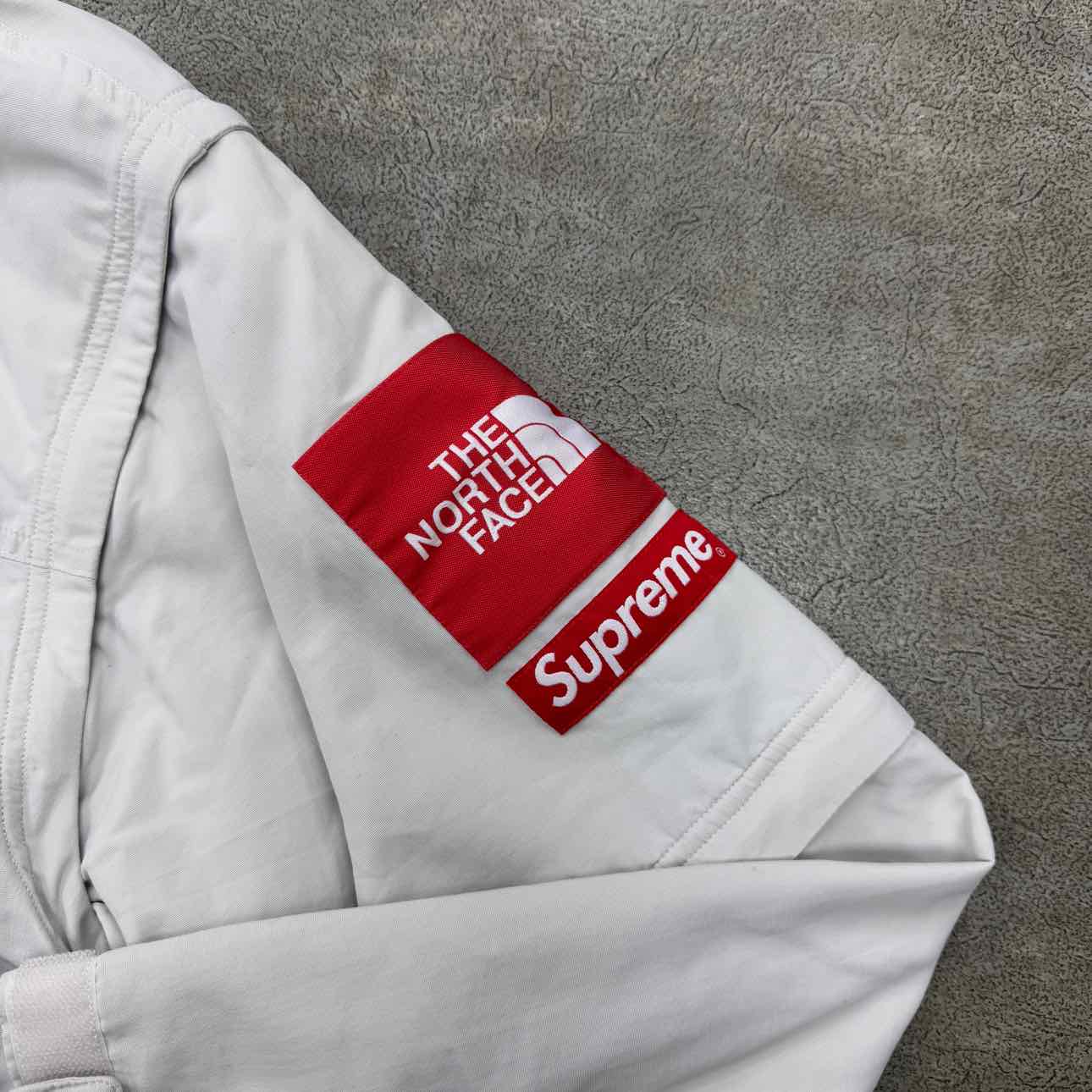 Supreme Jacket &quot;TREKKING&quot; White Used Size M