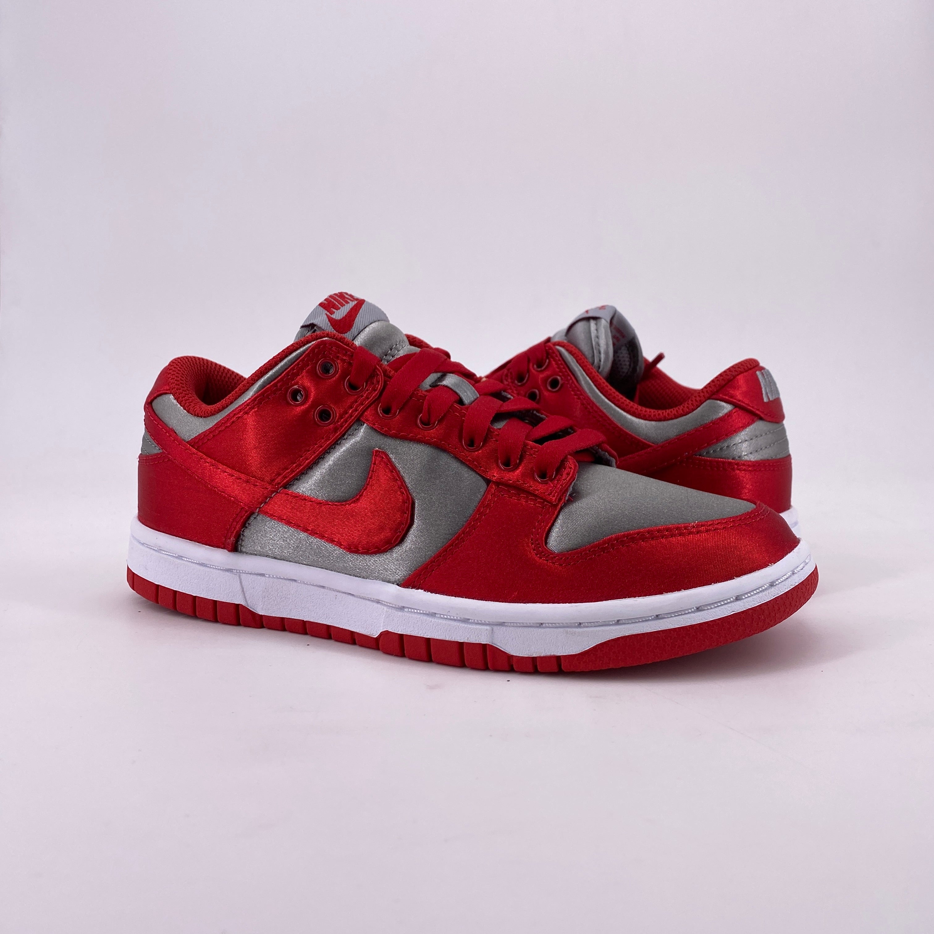 Nike (W) Dunk Low &quot;Unlv Satin&quot; 2023 New Size 5W