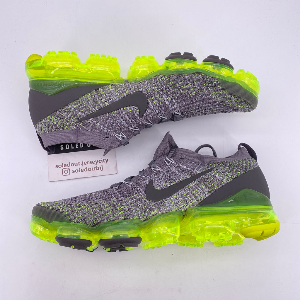 Nike Air Vapormax Flyknit "Gunsmoke Volt" 2019 Used Size 9.5