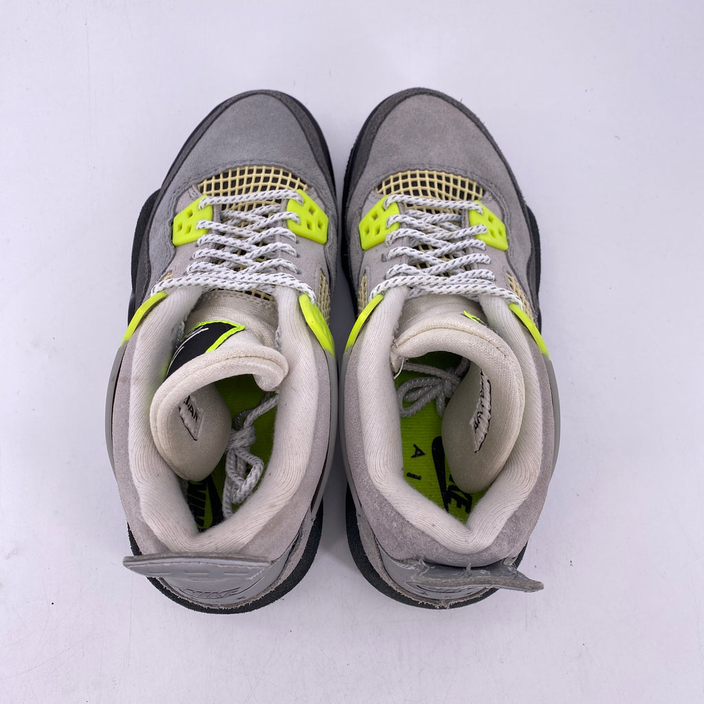 Air Jordan (GS) 4 Retro "Neon" 2020 Used Size 4Y