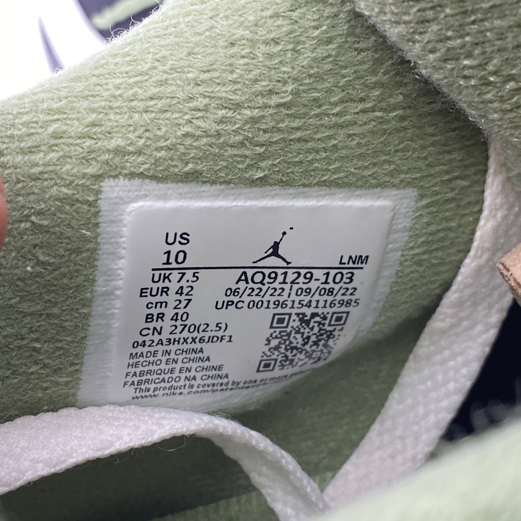 Air Jordan (W) 4 Retro "Seafoam" 2023 Used Size 10W