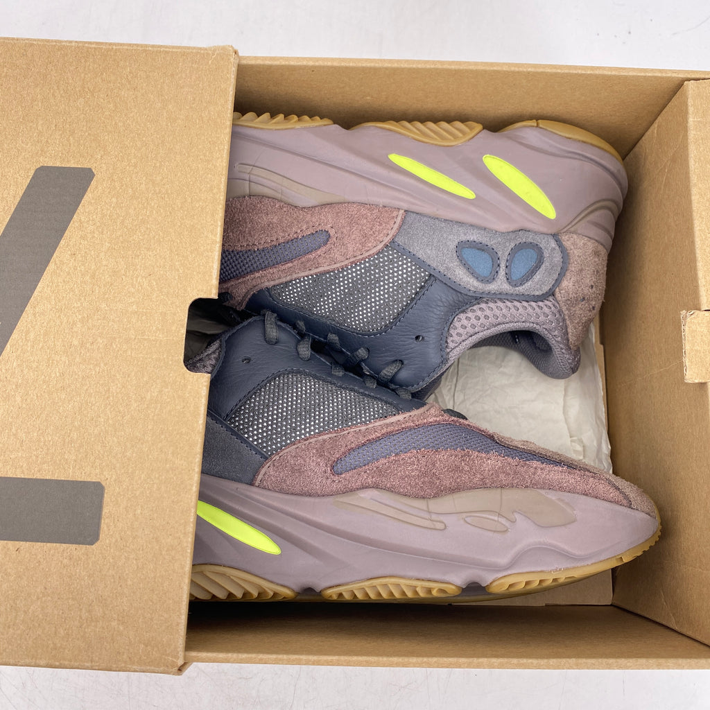 Yeezy 700 "Mauve" 2018 Used Size 9