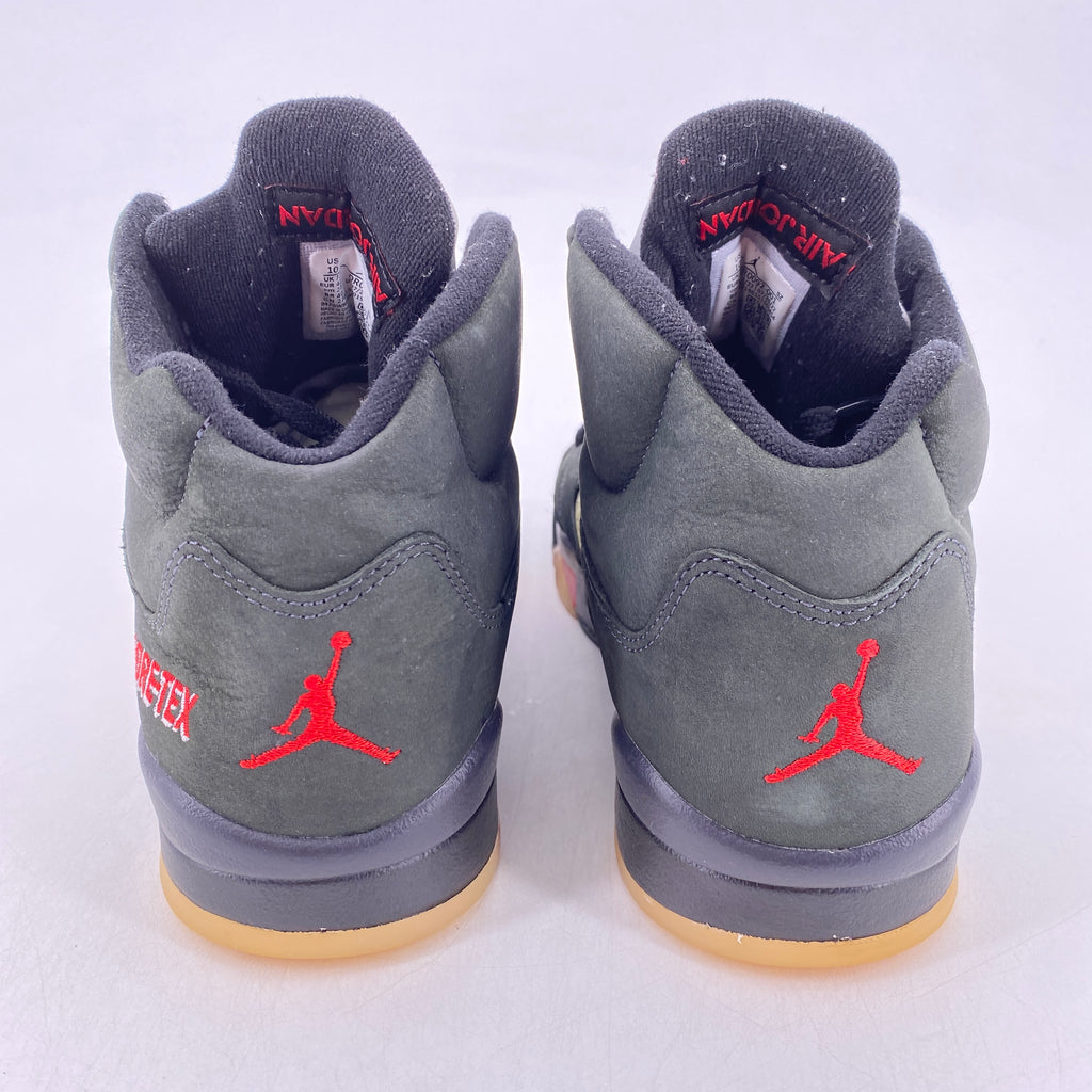 Air Jordan (W) 5 Retro "Goretex" 2022 Used Size 10W