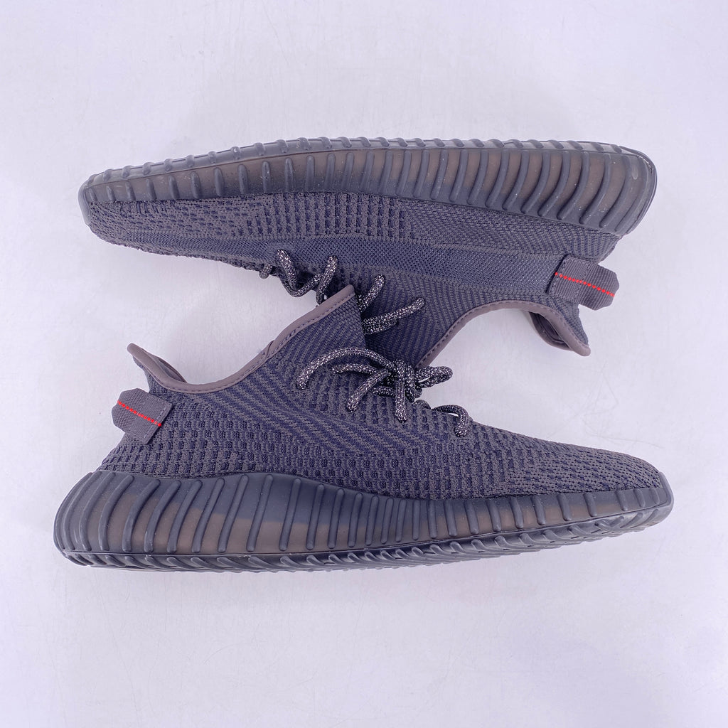 Yeezy 350 v2 "Black Non-Reflective" 2019 Used Size 11.5