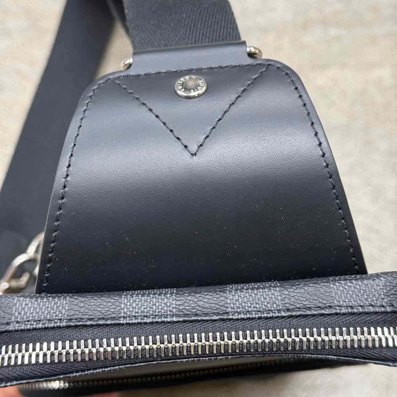 Louis Vuitton SLING BAG &quot;AVENUE&quot; New Black