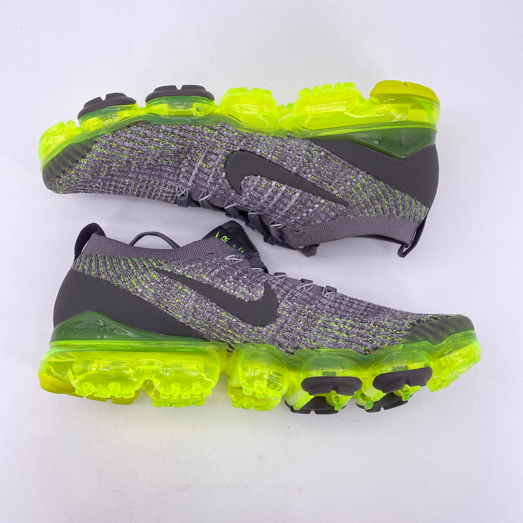 Nike Air Vapormax Flyknit "Gunsmoke Volt" 2019 Used Size 9.5