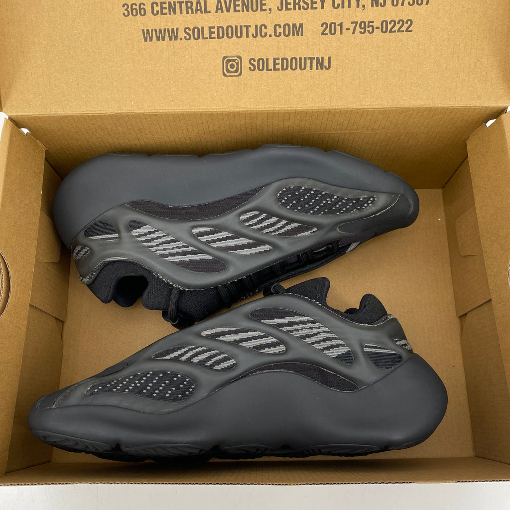 Yeezy 700 v3 "Dark Glow" 2021 Used Size 7
