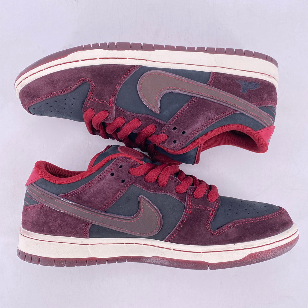 Nike SB Dunk Low Pro "Riot Skateshop" 2025 Used Size 9