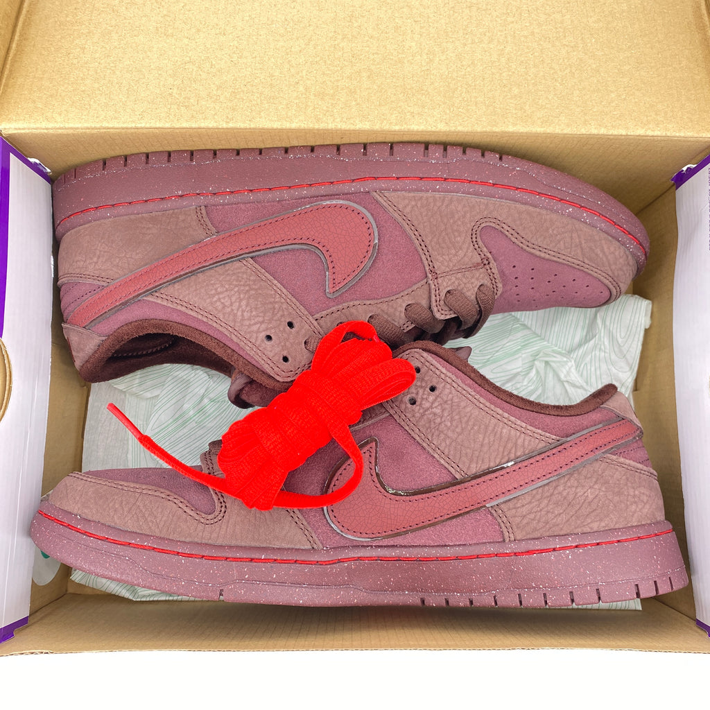Nike SB Dunk Low "City Of Love Burgundy Crush" 2024 Used Size 11.5