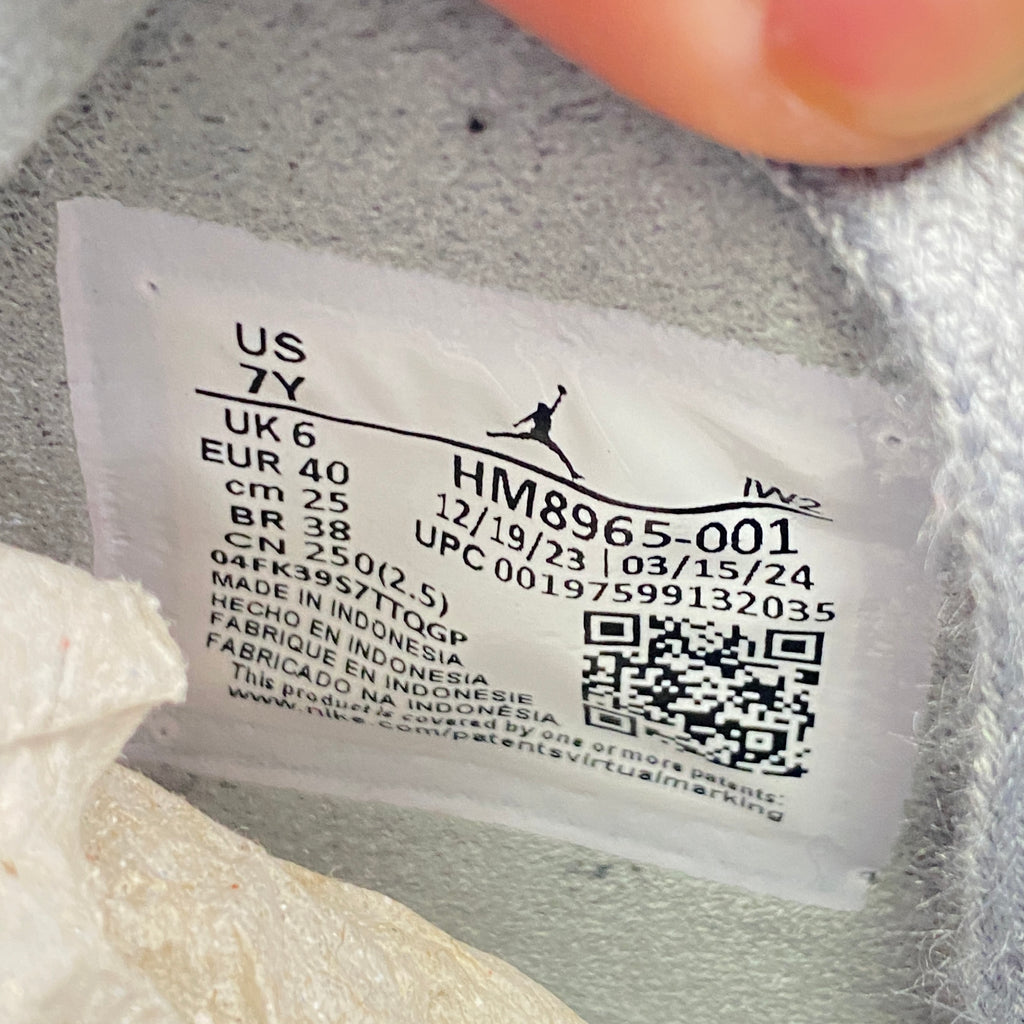 Air Jordan (GS) 4 Retro "Wet Cement" 2024 Used Size 7Y