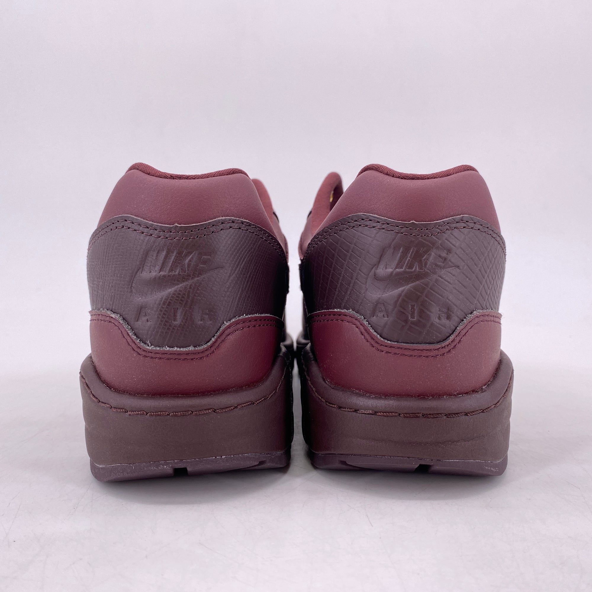 Nike Air Revolution Mid