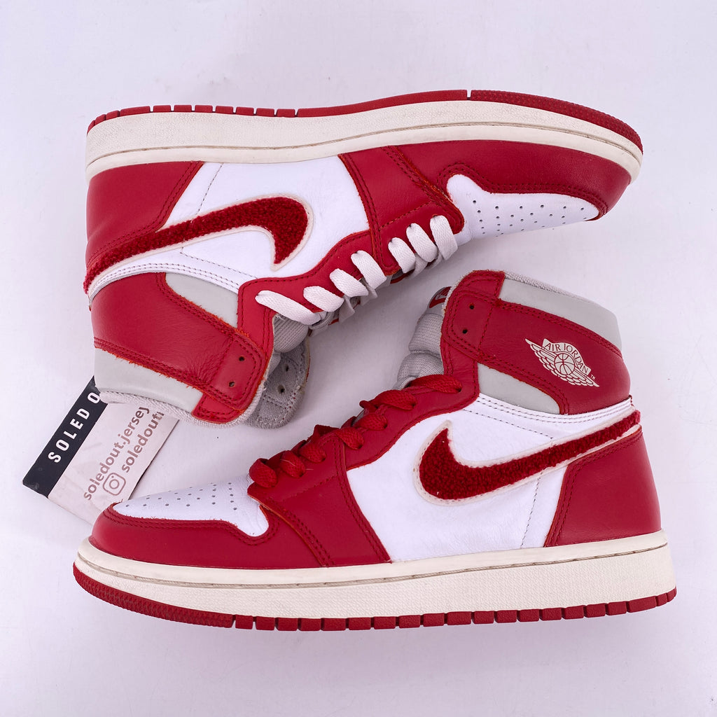 Air Jordan (W) 1 Retro High OG "Varsity Red" 2022 Used Size 8W