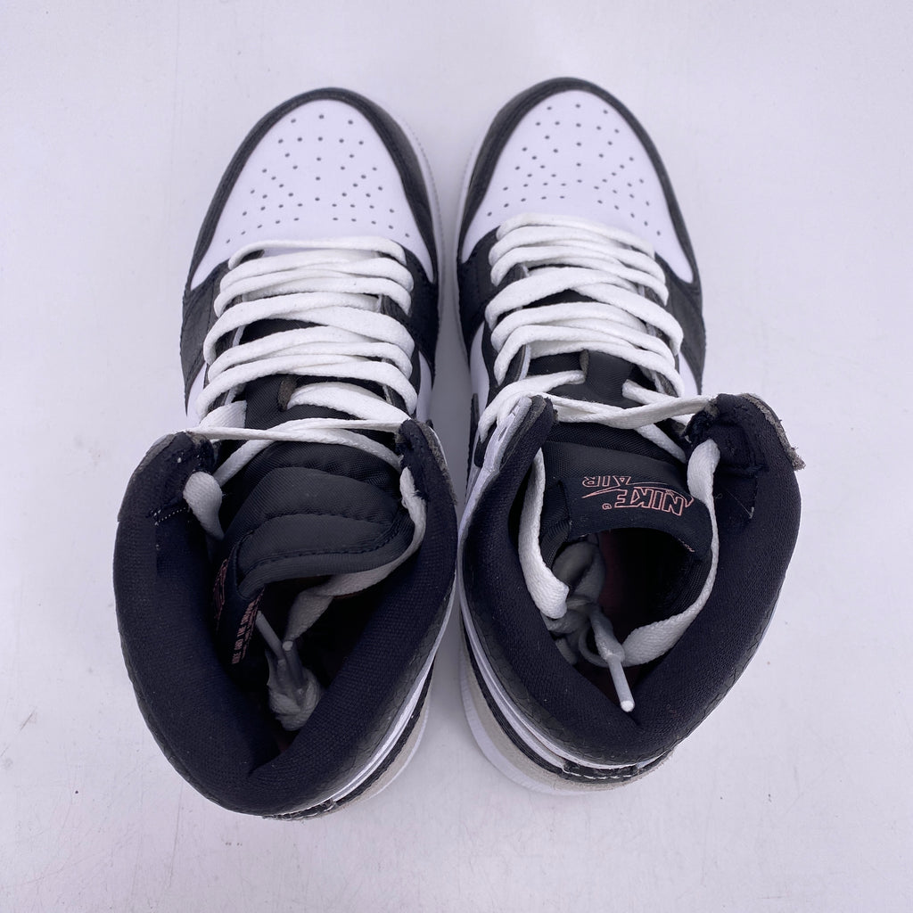 Air Jordan (GS) 1 Retro High OG "Bleached Coral" 2022 Used Size 5.5Y