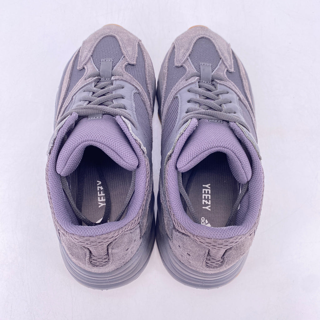 Yeezy 700 "Utility Black" 2019 Used Size 9