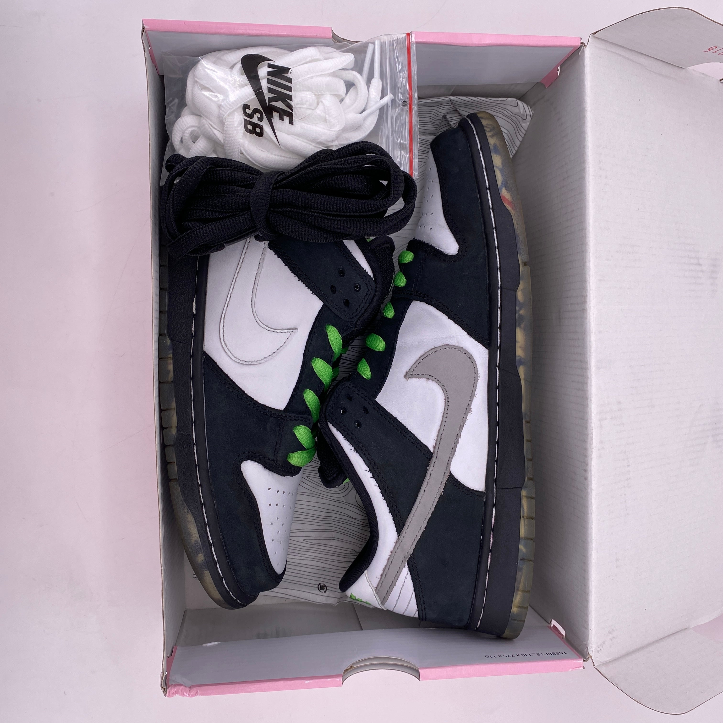 Nike SB Dunk Low &quot;Staple Panda Pigeon&quot; 2019 Used Size 11