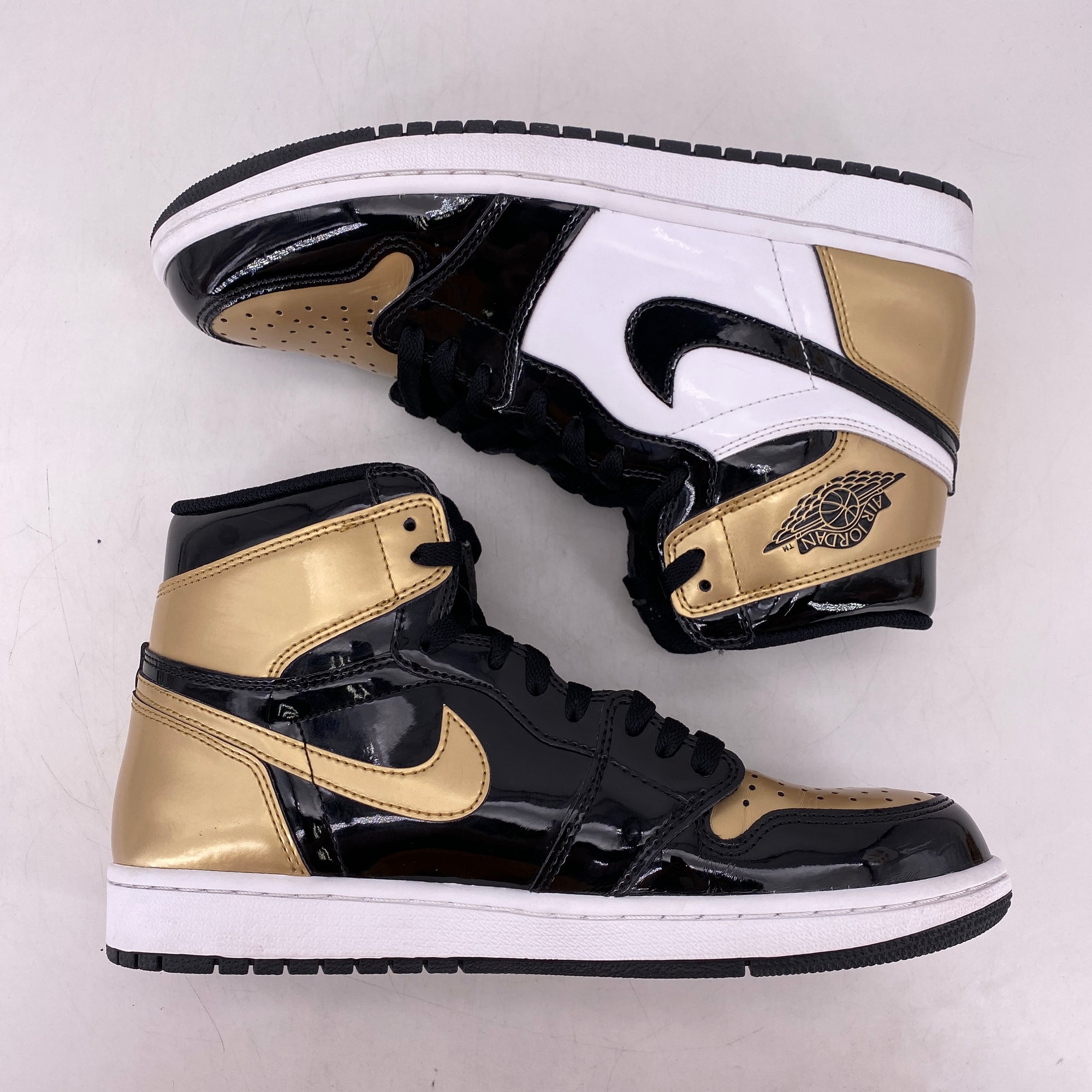 Air Jordan 1 Retro High OG &quot;Gold Toe&quot; 2018 Used Size 9