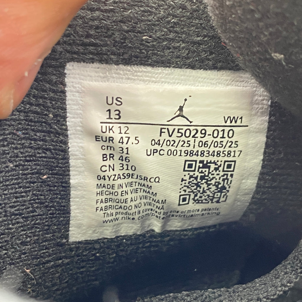 Air Jordan 4 Retro "Black Cat" 2025 Used Size 13