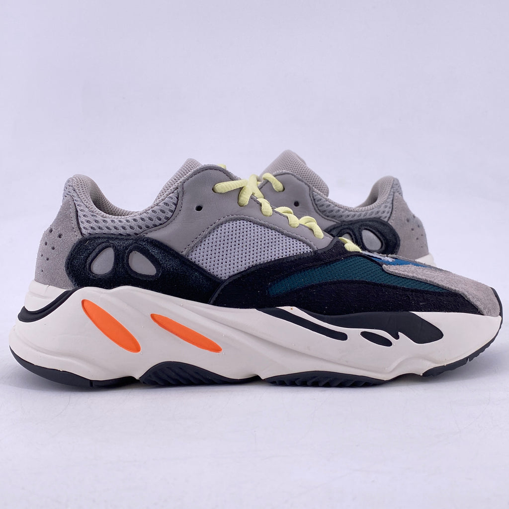 Adidas 700 "Waverunner" 2017 Used Size 7.5