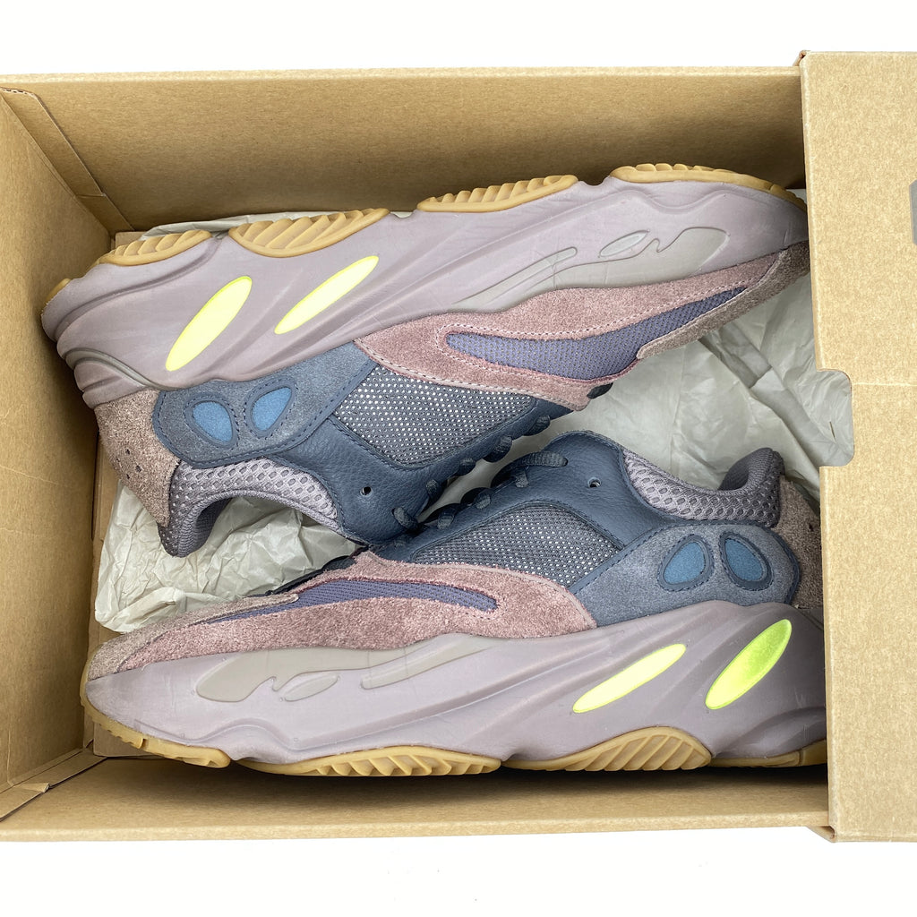 Yeezy 700 "Mauve" 2018 Used Size 9