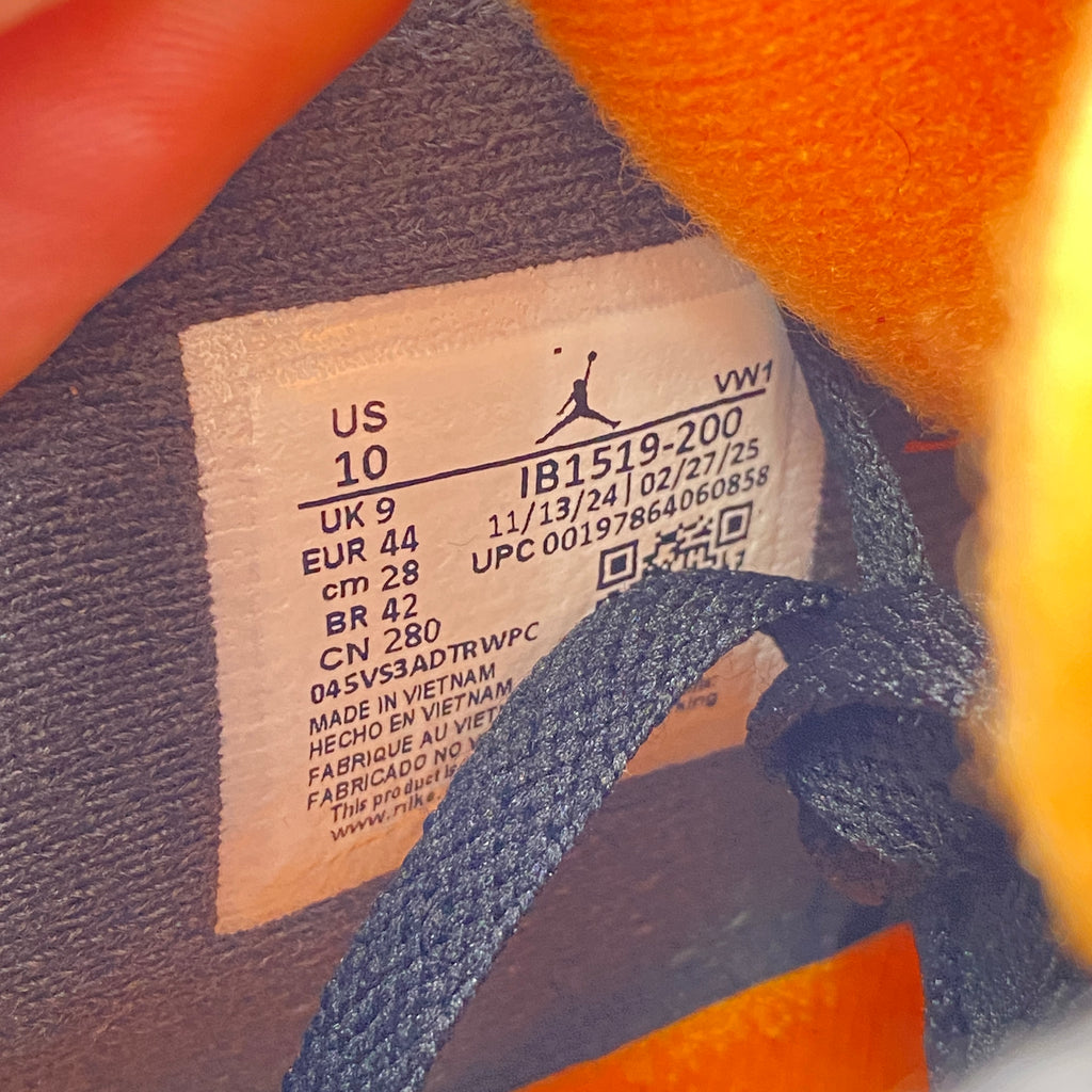 Air Jordan 4 Retro "Undefeated" 2025 Used Size 10