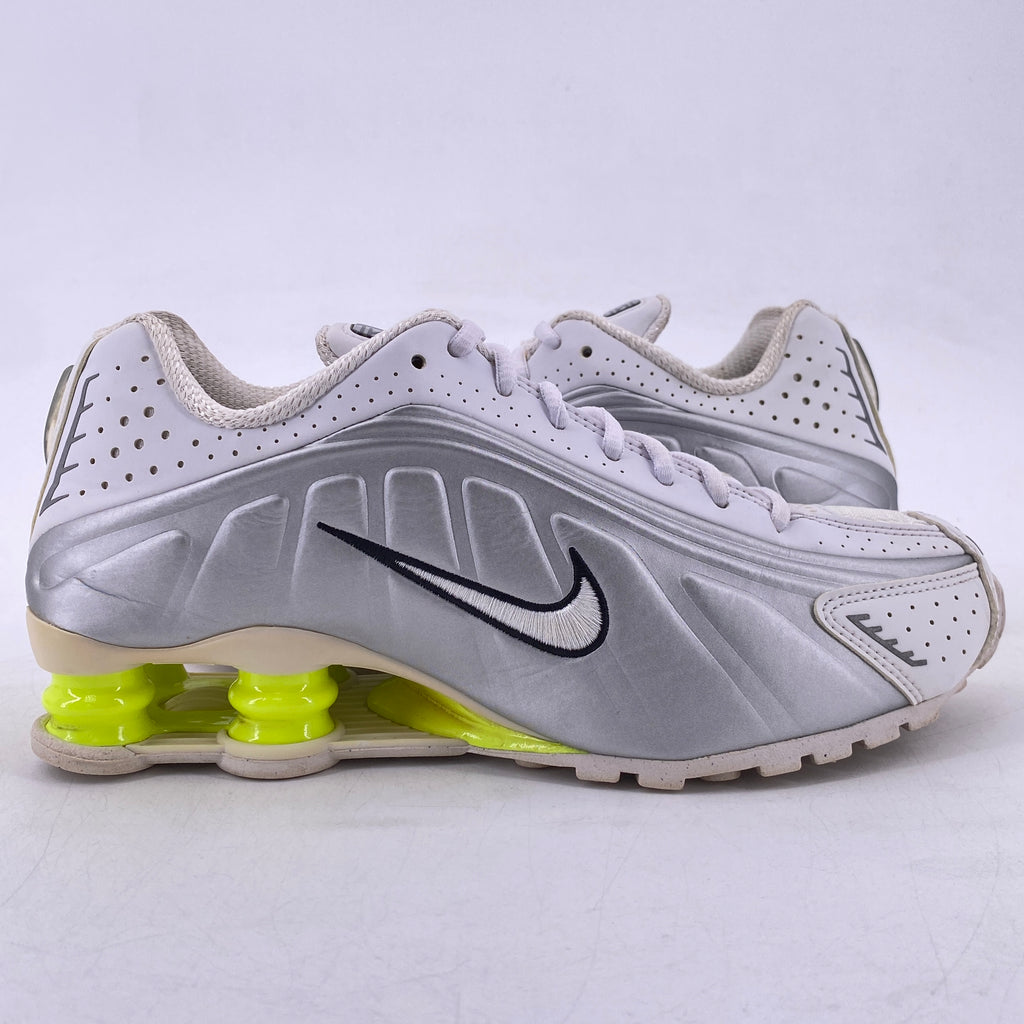 Nike (W) Shox R4 "White Metallic Silver Volt" 2025 Used Size 7W