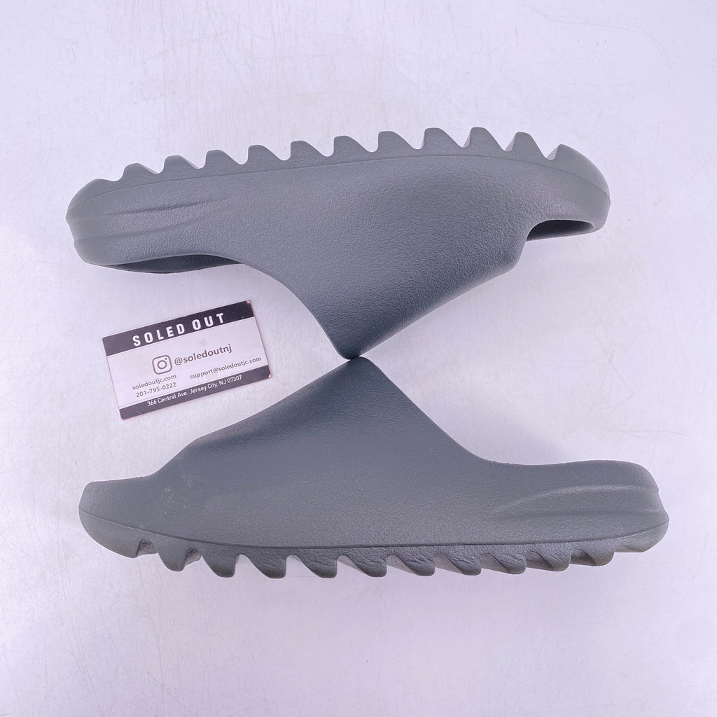 Yeezy Slide "Dark Onyx"  Used Size 8