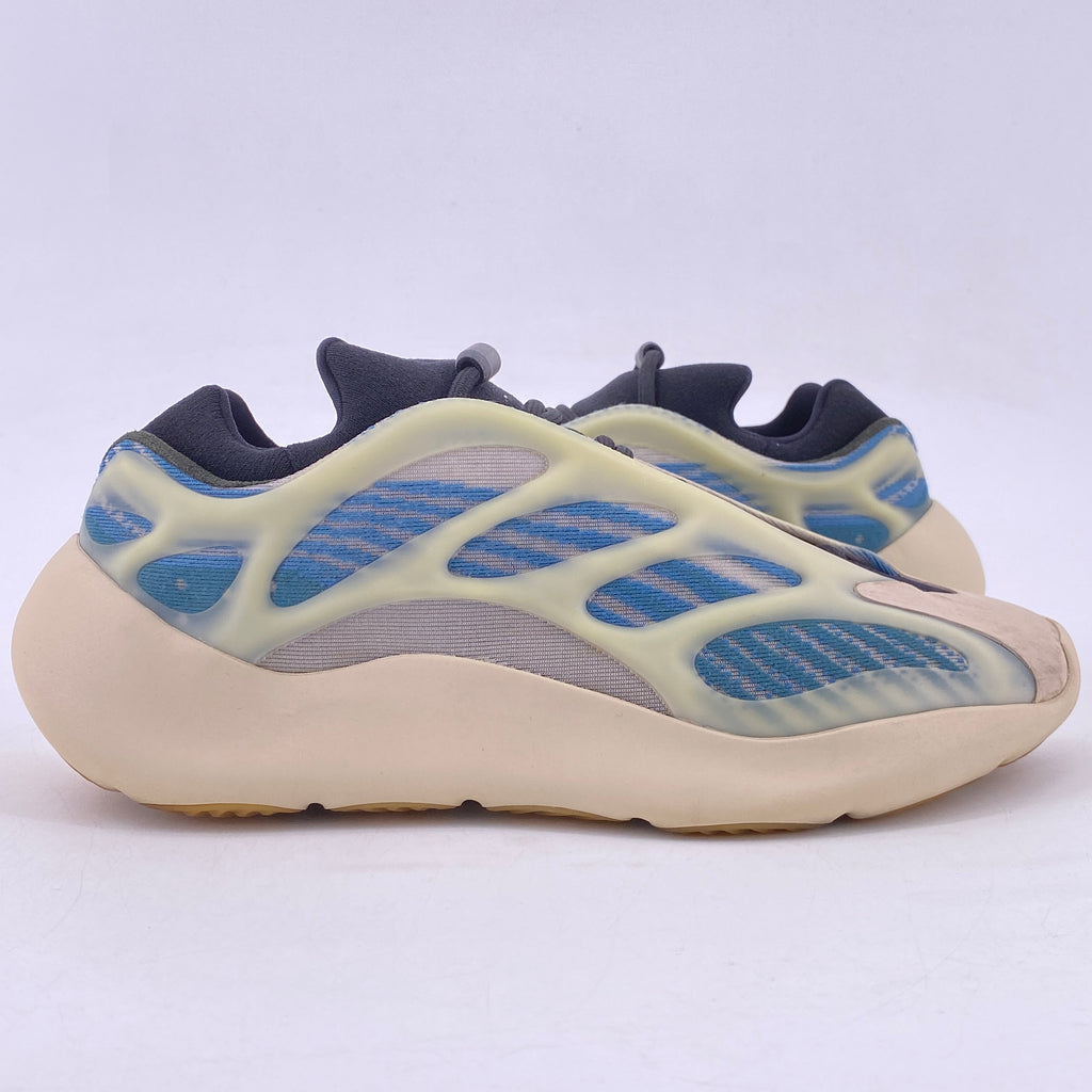 Yeezy 700 v3 "Kyanite" 2021 Used Size 9
