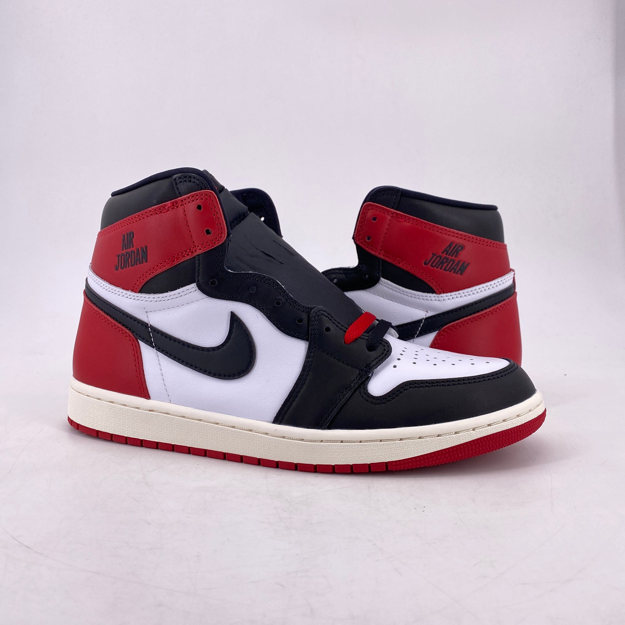 Air Jordan 1 Retro High OG &quot;Black Toe Reimagined&quot; 2025 New Size 10.5