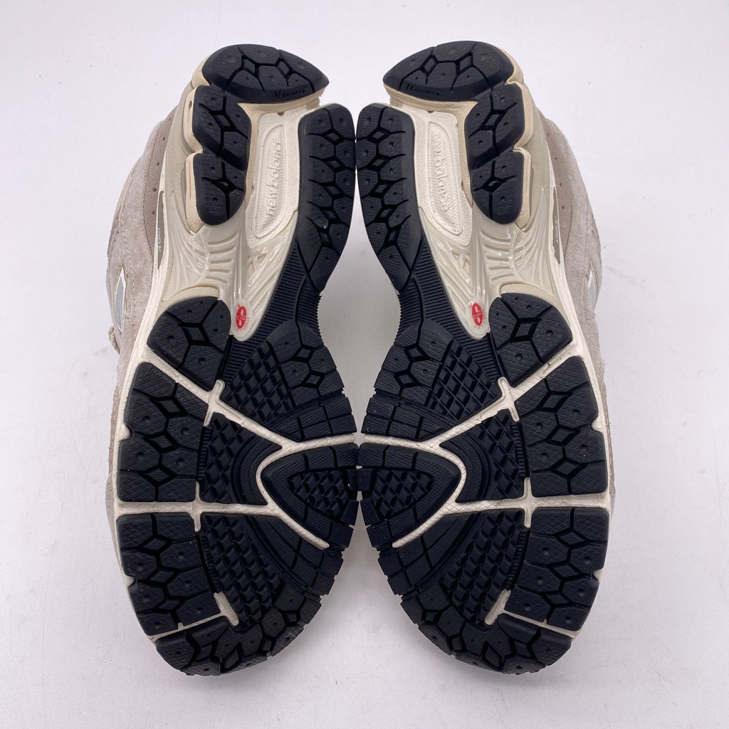 New Balance 2002R "Shipyard"  Used Size 5.5