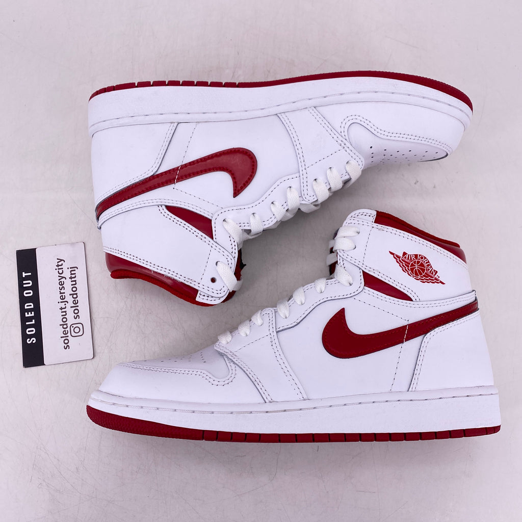 Air Jordan (GS) 1 Retro High "Metallic Red" 2017 Used Size 7Y
