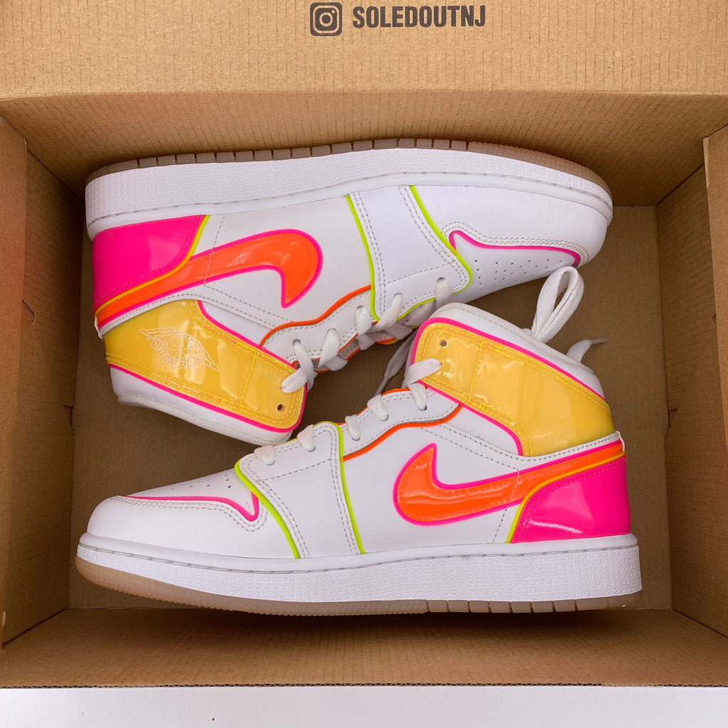 Air Jordan (GS) 1 Mid "Edge Glow" 2020 Used Size 6Y