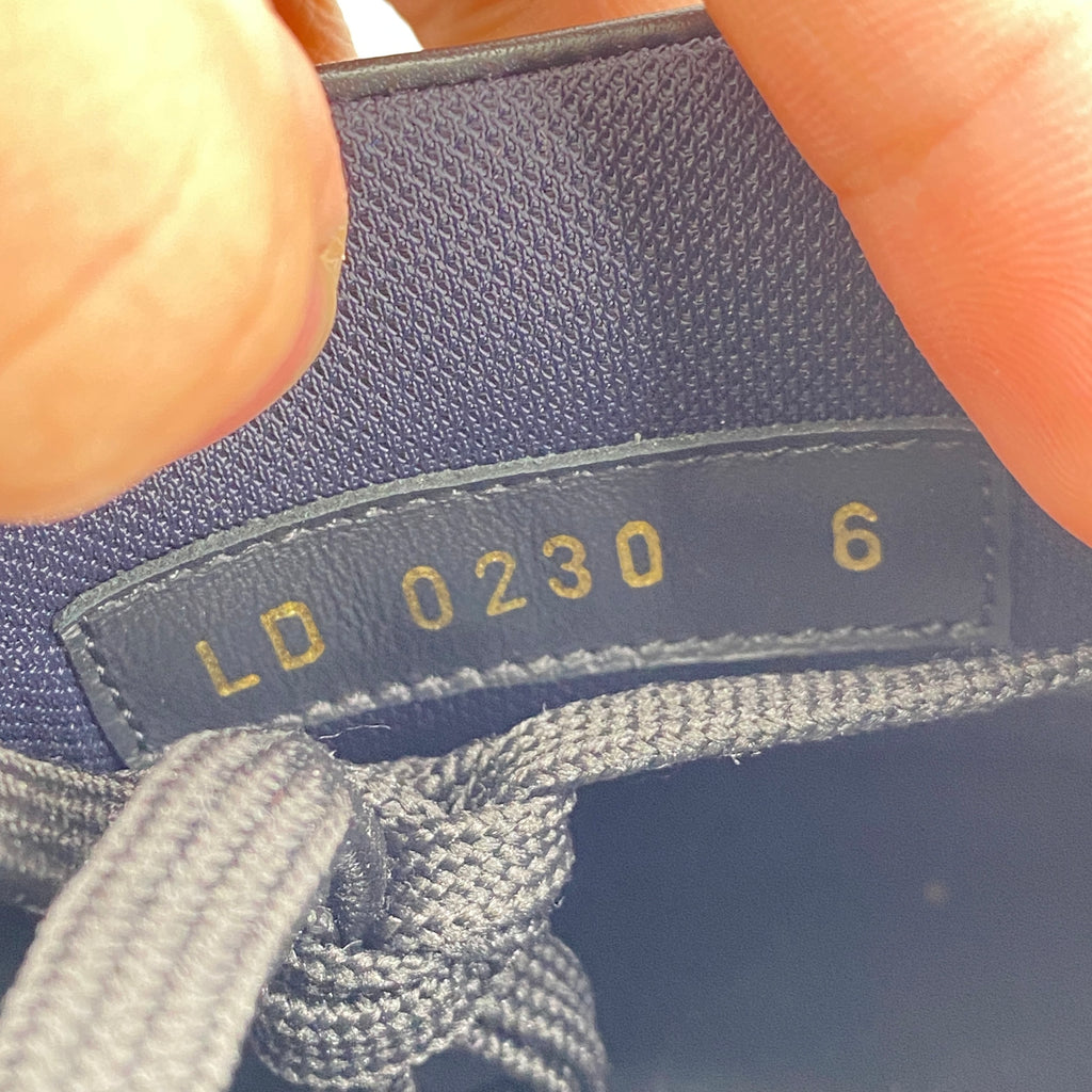 Louis Vuitton Low Top "Damier"  Used Size 6LV
