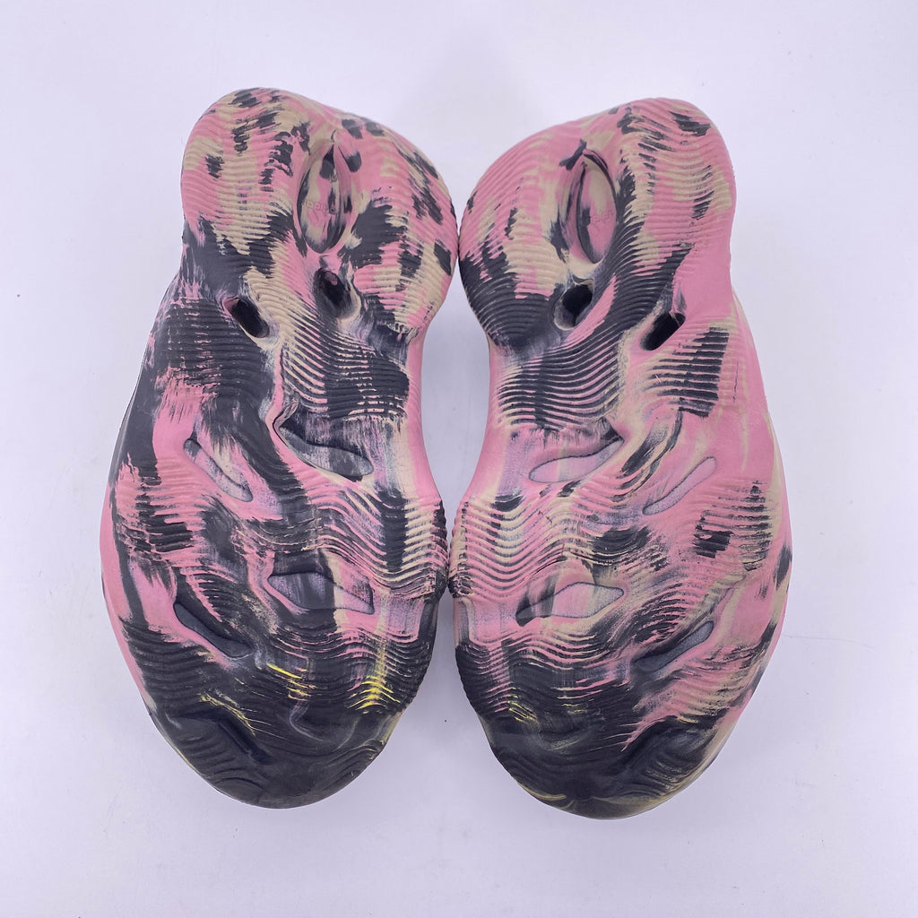 Yeezy Foam RNNR "Mx Carbon" 2022 Used Size 8