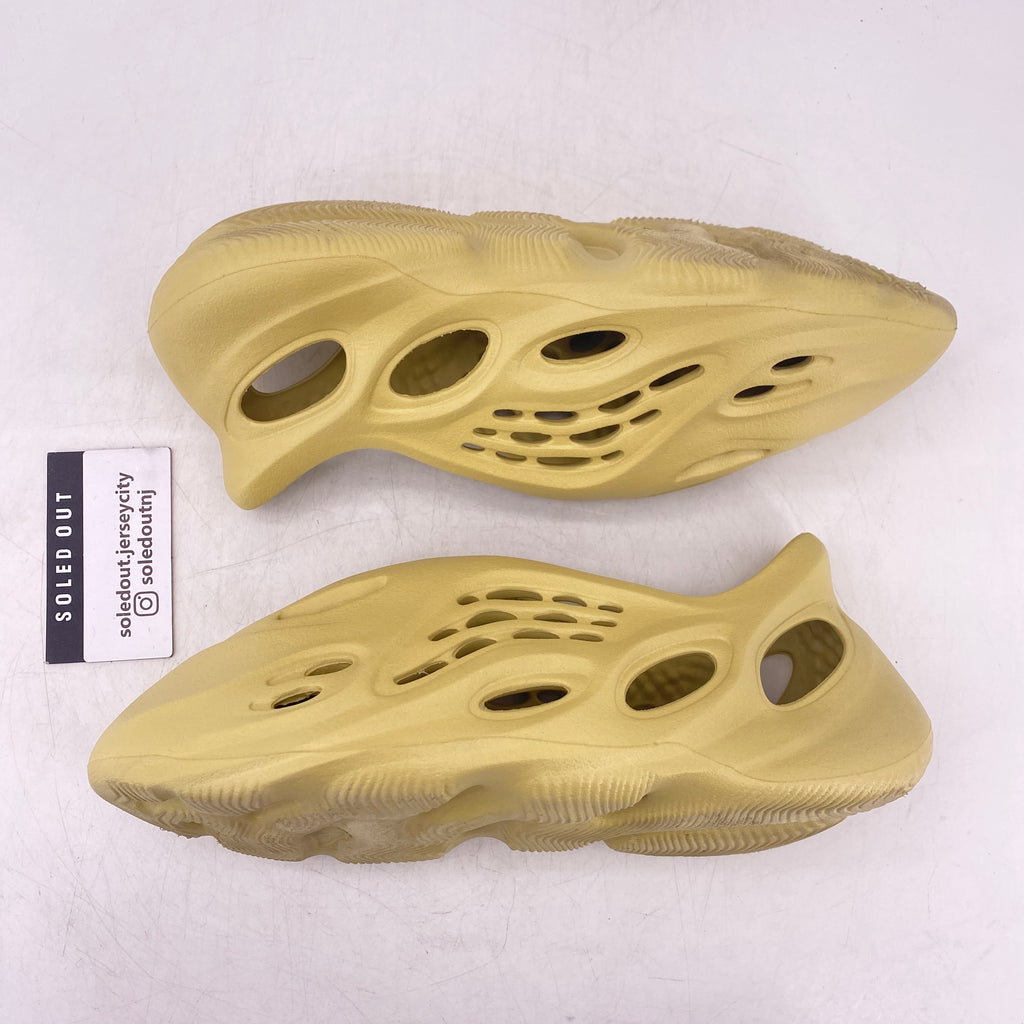 Yeezy Foam RNNR "Sulfur" 2022 Used Size 10