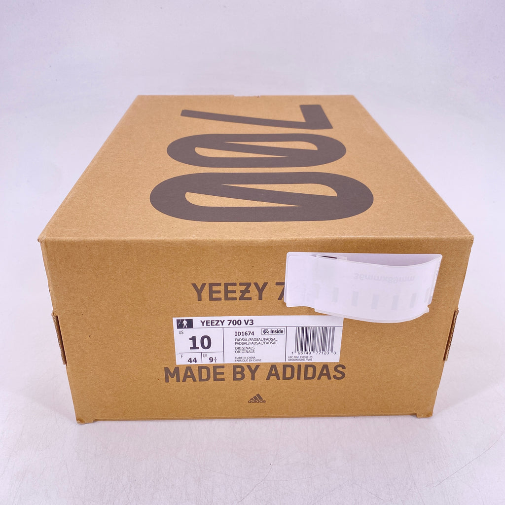 Yeezy 700 v3 "Fade Salt" 2022 Used Size 10