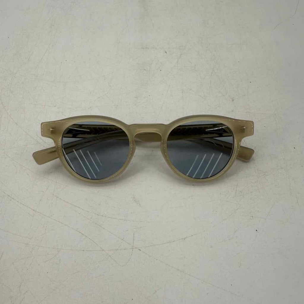 Gentle Monster Sunglasses "VON IC3" New Ivory Size OS